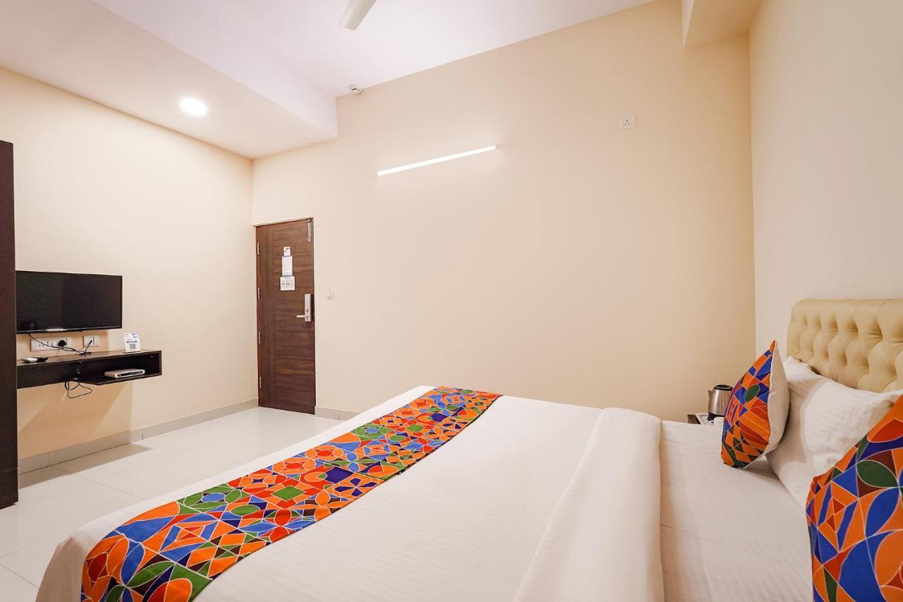 Fabhotel Leela Park Бангалор Екстериор снимка
