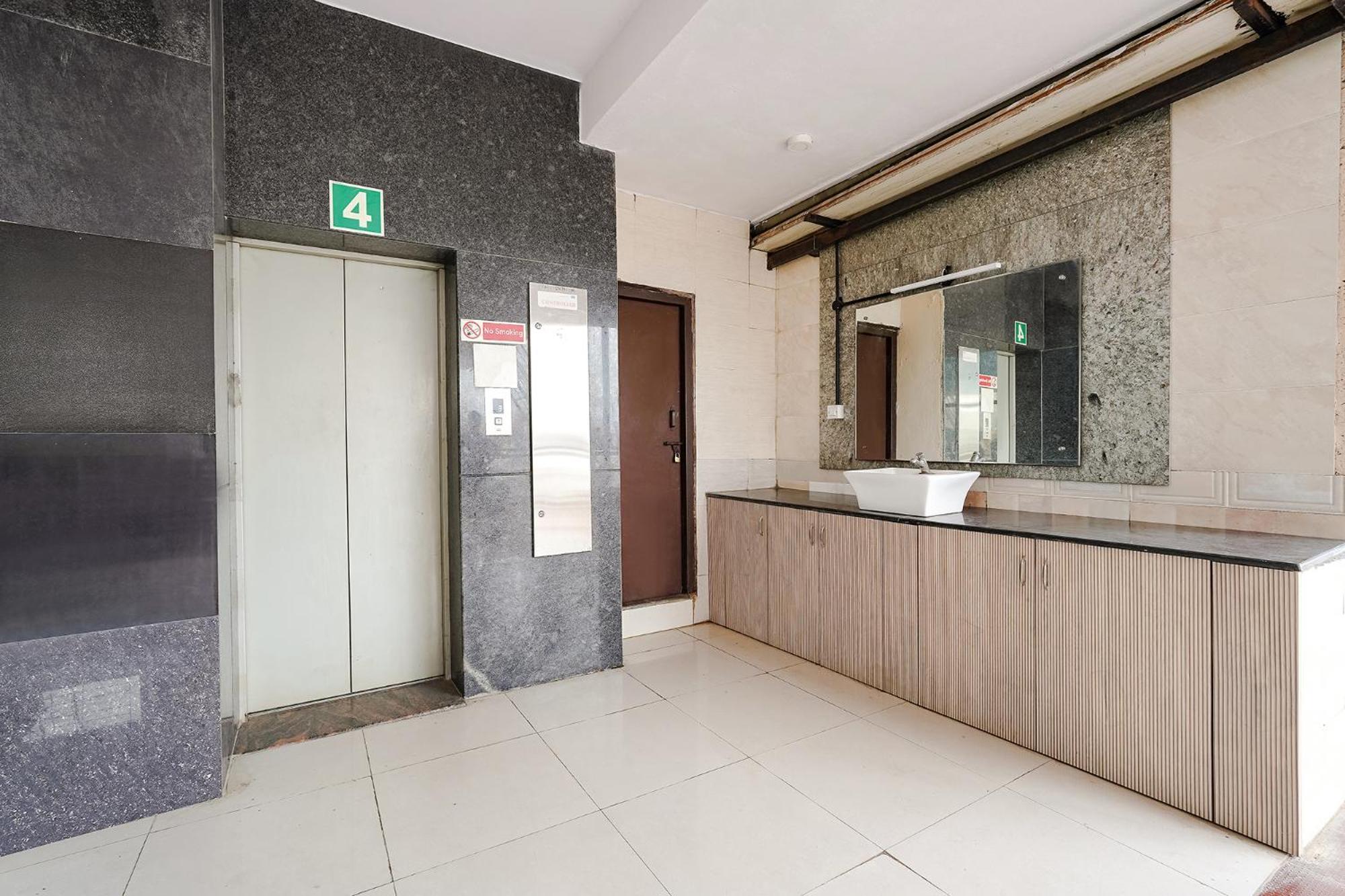 Fabhotel Leela Park Бангалор Екстериор снимка