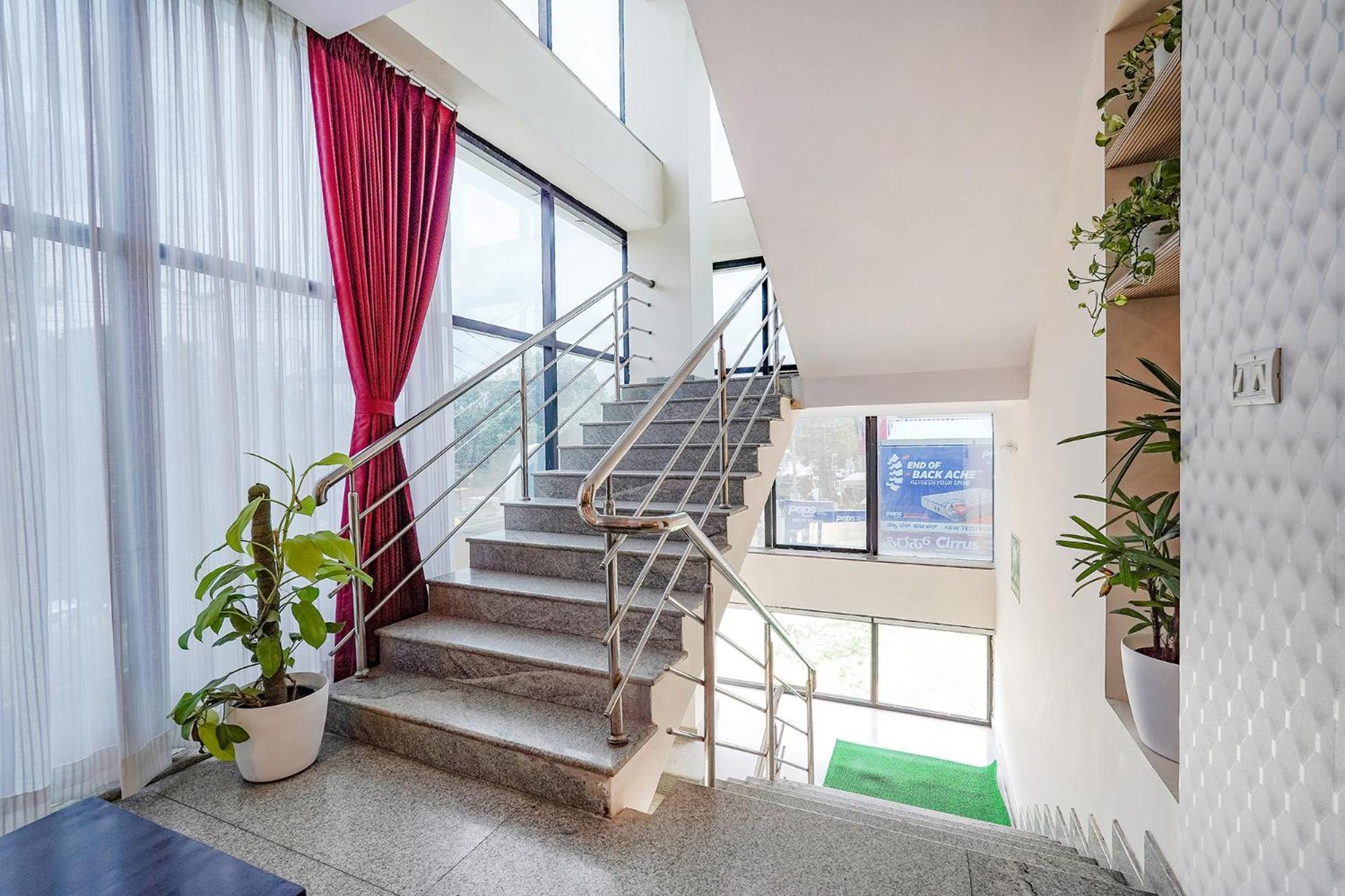 Fabhotel Leela Park Бангалор Екстериор снимка